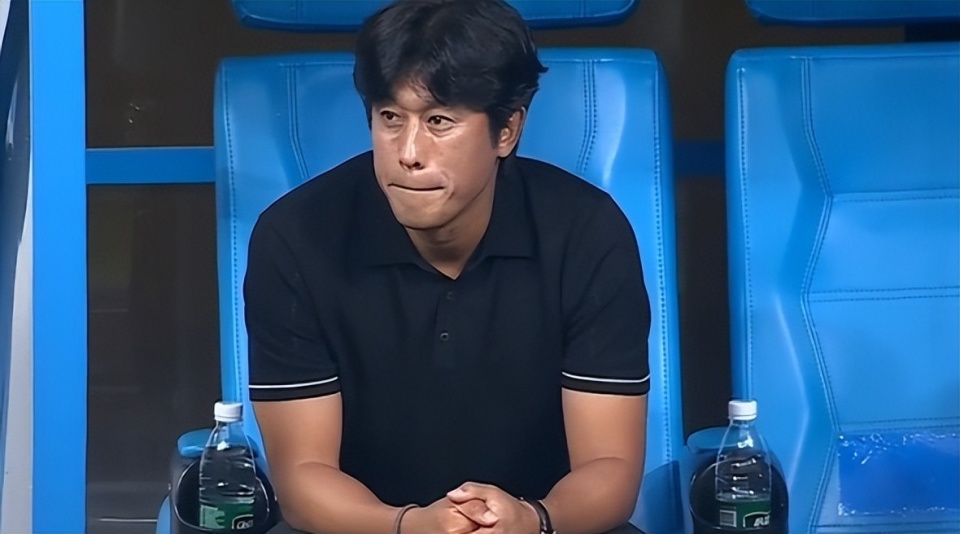 随时要拱手, 泰的首发阵